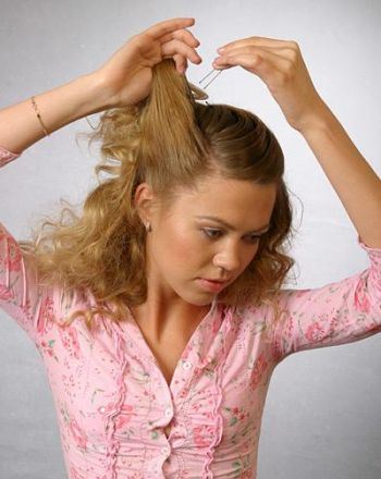 15 coafuri cu bucle pe termen mediu spre lung păr
