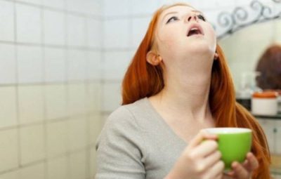 Gâtul se înmoaie tuse uscată decât atunci când clătire și droguri (tuse) Gâtul se înmoaie tuse în stare uscată decât clătire și preparatele