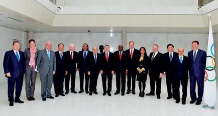 Ce este IOC Comitetul Olimpic Internațional pavilion, finanțarea, comisii, comitete și structuri (a) Care este drapelul IOC Comitetului Olimpic Internațional, finanțarea, comisii, comitete și structuri