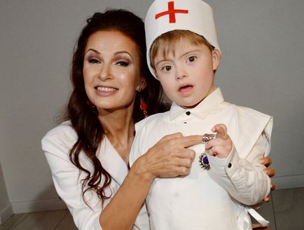 Evelyn Bledans și alte mama fericită neobișnuit de copii