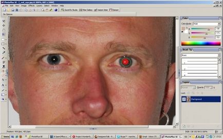 Din cauza a ceea ce se întâmplă și cum să eliminați efectul de ochi roșii din fotografie