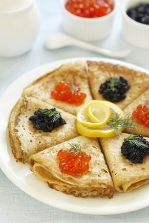Cât de frumos și original Se servesc caviar