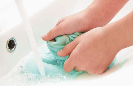 Cum să se spele vopseaua de pe hainele sfaturi dovedit de gospodine cu experiență