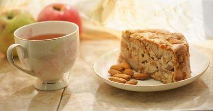 Cum de a găti o delicioasă plăcintă cu mere cu mere (plăcintă cu mere) Cum de a găti o delicioasă plăcintă cu mere cu mere