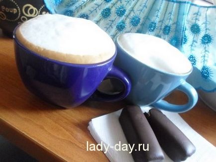 Cum de a face cafea cu spumă în casă, fără mașină de cafea, retete simple cu fotografii
