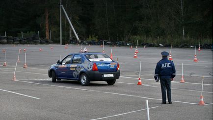 Foarte bine să iei și să treacă un examen intern într-o școală de conducere înainte de a merge la poliția rutieră