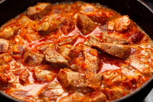 Cum de a găti delicioase rețete de carne de porc consistent cu fotografii