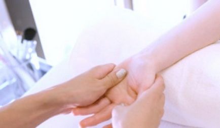 mâini de masaj după o fractură, masajul