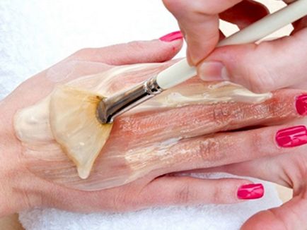 Unguent de crăpături pe mâini cu un efect de vindecare - Revizuirea remedii populare creme și unguente din sec