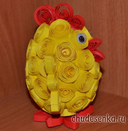 pui de Paște în tehnicile Quilling