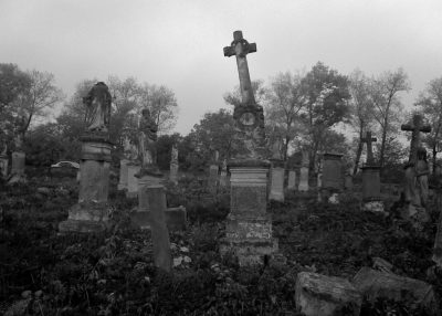 Semne în cimitir șoc firi impresionabili
