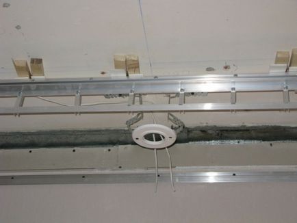 Profil pentru BS tavane suspendate sub aluminiu, tipuri de rame și șine, iar lățimea (tensiune) Profil pentru BS tavane suspendate sub aluminiu, tipuri de rame și șine, și lățimea