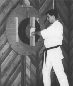 Makiwara lucra cu privire la modul de a face un Makawara cu mâinile, un blog despre artele martiale