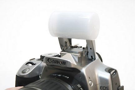 Diffuser pentru blițul încorporat pentru SLR sau pe o placă de săpun (built-in) Dispersor pe blițul încorporat pentru DSLR sau detergent de vase
