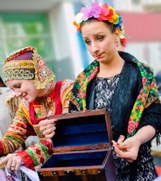 tradiții și obiceiuri de nunta din Rusia (Russian) traditii si obiceiuri de nunta din Rusia