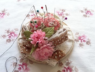 Hat cu mâinile (pălărie) Hat cu mâinile