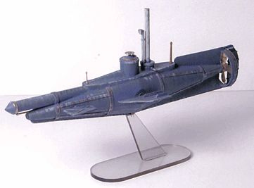 Submarine cu mâinile (13 poze)