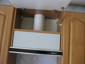 Instalarea (instalare) built-in hote dulap cu fotografii și video Instalarea de hote dulap încorporate cu fotografii și video