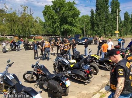 Îngerii Iadului „și alte bande de motocicliști, legendarul șapte ruși