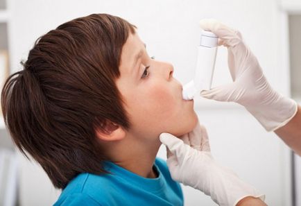 Bronhospasmului la simptome de copii de atac, de prim ajutor, tratament, foto, video
