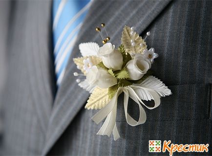 Boutonniere mire cu mâinile lor