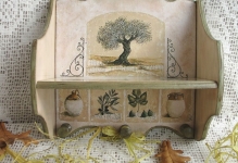 poze decupaj în stilul de Provence cu mâinile sale și o clasă de master, cutii și cutii de udare, o masă și o tavă, servetele
