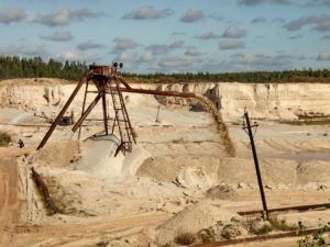 nisip miniere în carieră, dragat, licența de exploatare ilegală