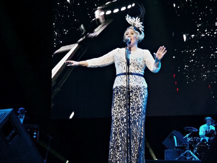 Eva Pol'na în pitere „fie de așa natură încât să nu toate, nu interzise“ (Pol'na) Eva Polna în St. Petersburg să fie „nu la fel ca toți ceilalți, nu este interzisă“