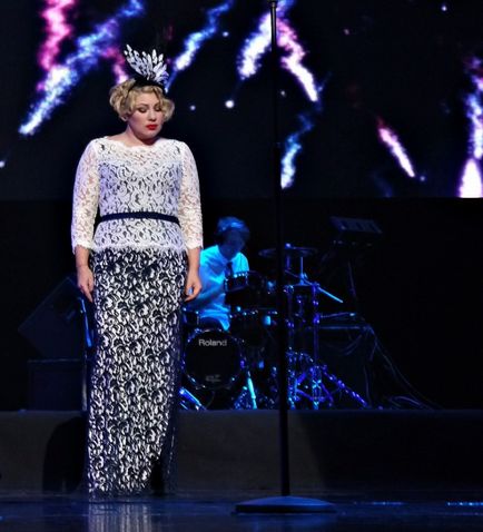 Eva Pol'na în pitere „fie de așa natură încât să nu toate, nu interzise“ (Pol'na) Eva Polna în St. Petersburg să fie „nu la fel ca toți ceilalți, nu este interzisă“