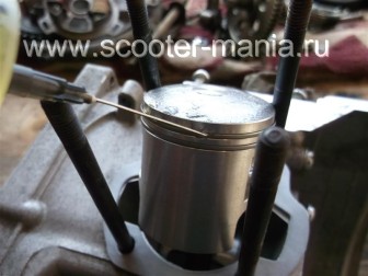 Fotografii de la instalația de piston pentru motoare dvuhtakny scutere, scutere și motociclete (scutere) Fotografii de la instalația de piston pentru motoare dvuhtakny scutere, motociclete și scutere