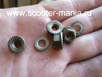 Fotografii de la instalația de piston pentru motoare dvuhtakny scutere, scutere si motociclete (motor) Fotografii de la instalația de piston pentru motoare dvuhtakny scutere, motociclete și scutere