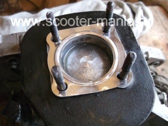 Fotografii de la instalația de piston pentru motoare dvuhtakny scutere, scutere si motociclete (motor) Fotografii de la instalația de piston pentru motoare dvuhtakny scutere, motociclete și scutere