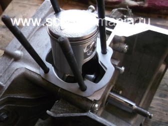 Fotografii de la instalația de piston pentru motoare dvuhtakny scutere, motociclete și scutere