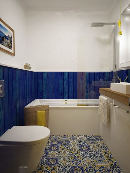 Interiorul o baie mică cu WC 83 fotografie idei de design