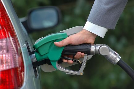 Cum de a salva pe combustibil în 2016 și conduce în siguranță