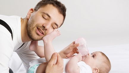 Cum să se încălzească laptele matern în mod corespunzător pentru a dezgheța