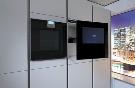 Cum să stea televizorul pe un perete și instrucțiuni de consolă opțiuni pentru bucătărie