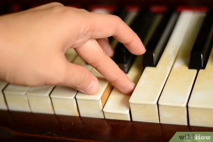 Cum de a pune degetele pe pian