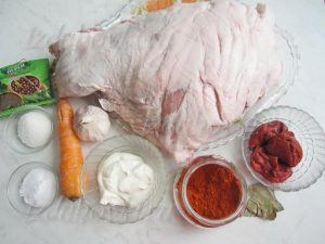 Cum de a găti sunca de porc la cuptor timp de trei rețete