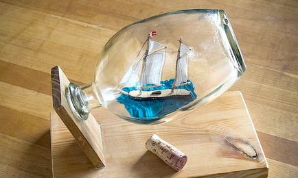 Cum de a face suvenirul - barca într-o sticlă cu mâinile