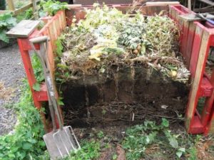 Cum sa faci o groapă de compost în țară cu propriile lor mâini - opțiuni și sfaturi