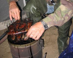 Cum de a face la domiciliu Smokehouse tipuri și recomandări smokehouses privind construcția lămpii de ulei