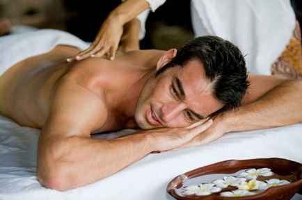 Cum sa faci un masaj de relaxare spate pentru bărbați