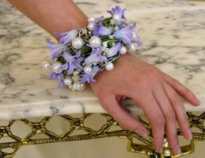 Cum sa faci o mână pe flori domnisoarele de onoare opțiuni creative
