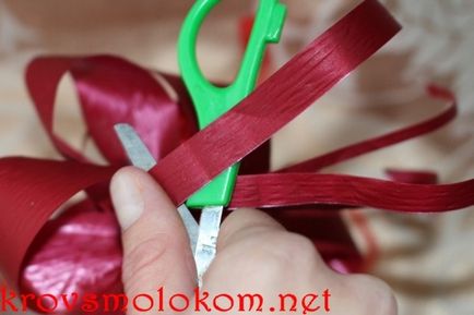 Cum sa faci o (cravată) arcul cadou (arcuri) din benzile cu propriile lor mâini pentru darul