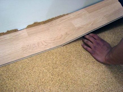Cum să se stabilească laminat podea din lemn instrucțiuni de instalare video cu mâinile lor, dacă este posibil să se pună