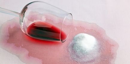 Cum de a elimina petele de vin roșu