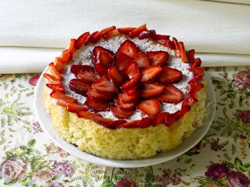 Cum de a decora un tort cu căpșuni 1