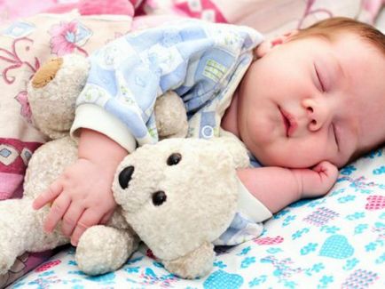 Cum de a pune copilul să doarmă fără sân hrănire (și preda acalmie fără piept)