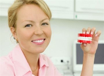 Cum să crească dinți noi în loc de dinți extrași - Situația de fapt, procedura, practica la domiciliu